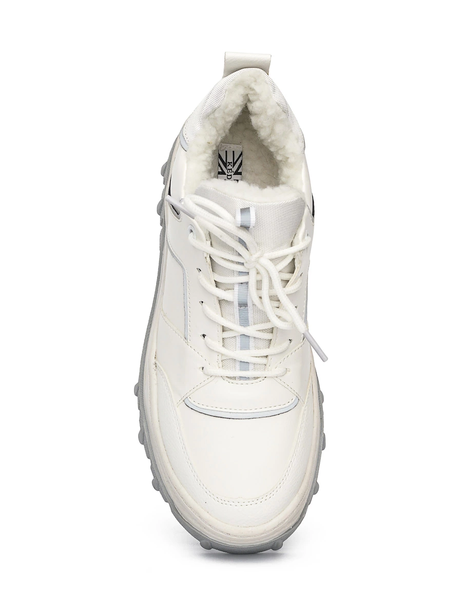 Белые кроссовки на объемной двухцветной подошве